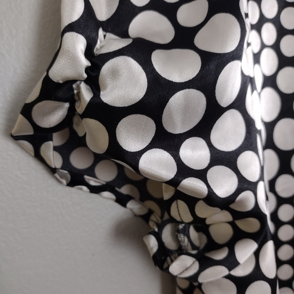 π€π€ Apt 9 Polka dot button down blouse π€π€ - Picture 3 of 6
